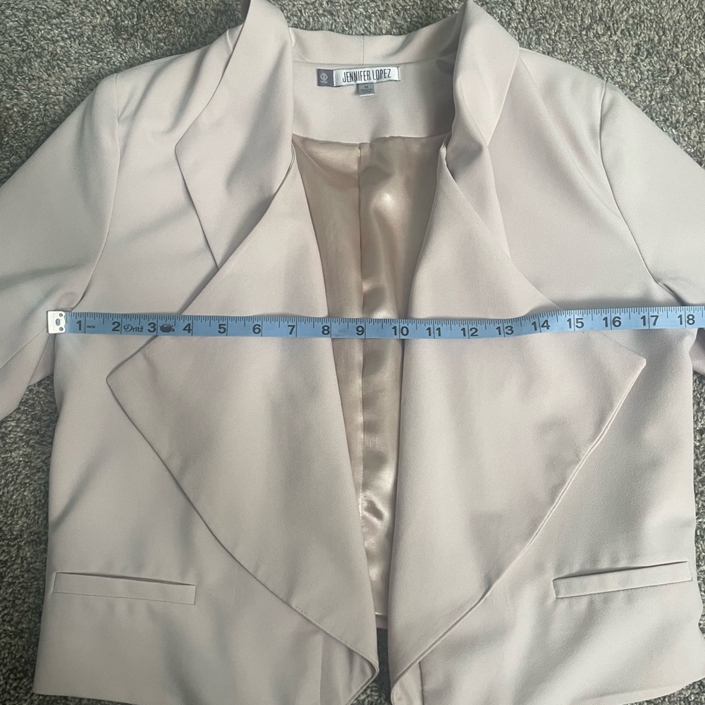 Blazer - Picture 8 of 10